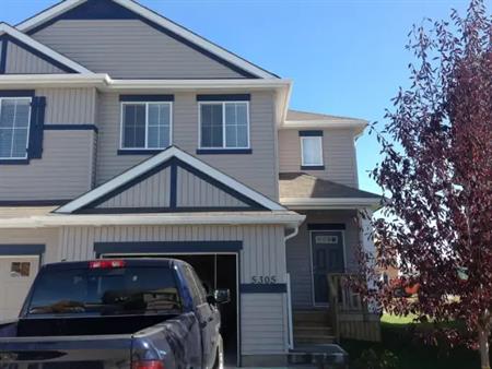2 bedroom duplex in very convenient walker lakes community | 5305 15 Avenue Southwest, Edmonton