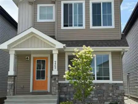 Brand new house with 3 bedrooms and 2.5 bathrooms in Chapelle, Edmonton | 9463 Colak Lane SW, Edmonton