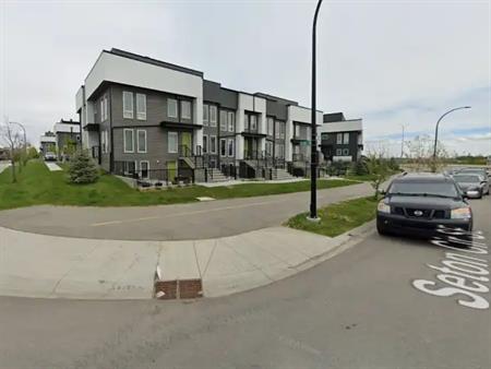 Pet-Friendly One-Bedroom Lower Unit Townhouse | 338 Seton Circle Southeast, Calgary