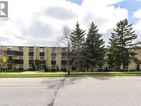 75 HAZELGLEN Drive Unit# 305 | 75 HAZELGLEN Drive Unit# 305, Kitchener