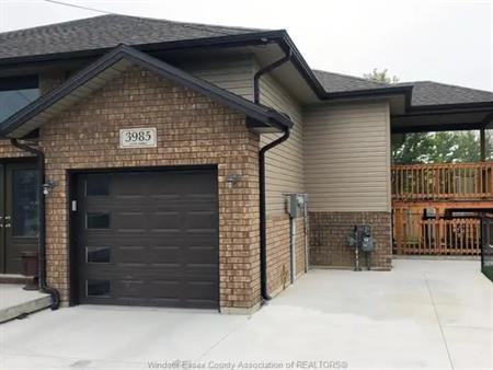 3985 GRAND MARAIS ROAD East Unit# B | 3985 GRAND MARAIS ROAD East Unit# B, Windsor