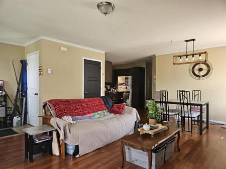 Appartement style condo à louer (5 1/2) pour Octobre ou Novembre