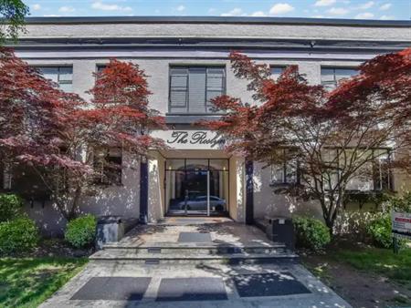 The Roslyn - 935 Jervis | 935 Jervis Street, Vancouver