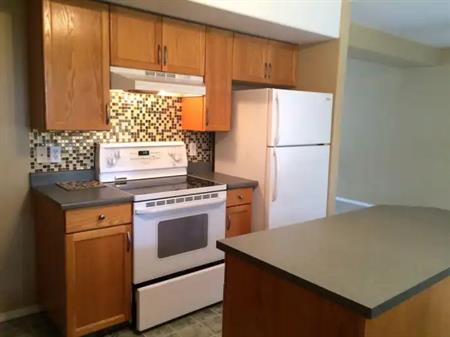 3BR Townhouse, 1650sf! South deck, green space, playground, 2x parking | 617-32 Ave NE, Calgary