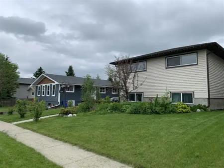Character single family home | 209 Royal Avenue Northwest, Diamond Valley