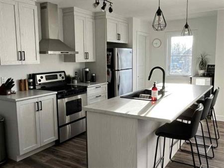 4 1/2 avec garage à Saint-Ambroise-de-Kidlare