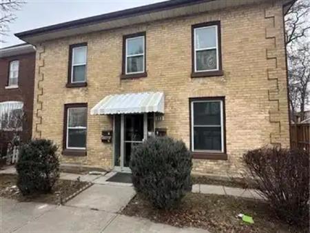 113 BRANT Avenue Unit# 3 | 113 BRANT Avenue Unit# 3, Brantford