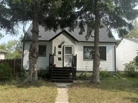 1 bedroom renovated basement suite | 10467 146 Street Northwest, Edmonton
