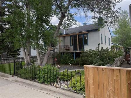 Vintage elegance meets modern convenience in Trendy Bridgeland - | 410 10 Street Northeast, Calgary