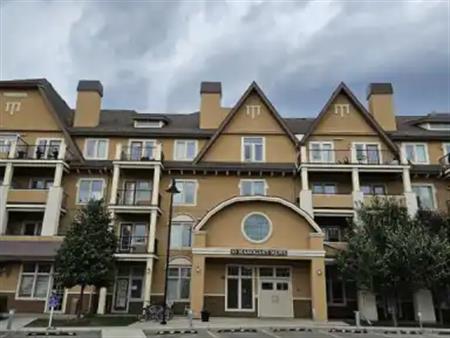 EXCELLENT LOCATION! LAKE ACCESS! BEAUTIFUL 1 BEDROOM CONDO located in MAHOGANY | 111 - 10 Mahogany Mews Southeast, Calgary