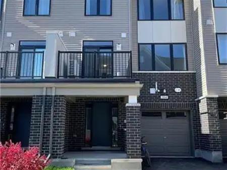 304 ILMENITE PRIVATE | 304 ILMENITE PRIVATE, Ottawa
