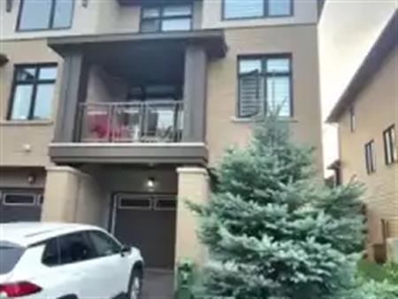 86 STOCKHOLM PRIVATE | 86 STOCKHOLM PRIVATE, Ottawa