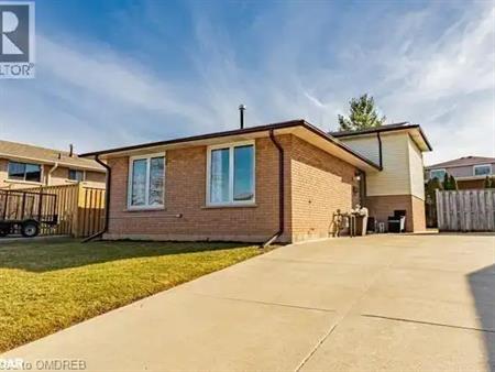 26 GREENING Avenue | 26 GREENING Avenue, Stoney Creek