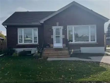 Main Floor 2 Bed, 1 Bath Home for Rent – Thunder Bay, ON | Thunder Bay