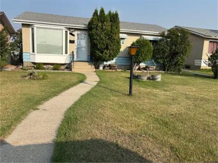 Cozy Upgraded Home | Edmonton