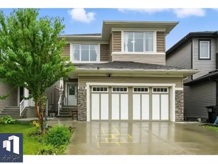 5 Bedroom and 4 Bathroom Single Family Home for Rent | 2419 17 Avenue Northwest, Edmonton