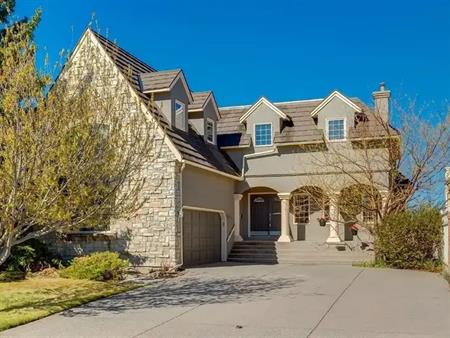 6 bedroom, well loved, executive home 15 mins away from downtown Calgary | Calgary