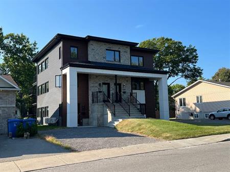 🚨 CONDO DE LUXE À LOUER – 1 MOIS GRATUIT 🚨
