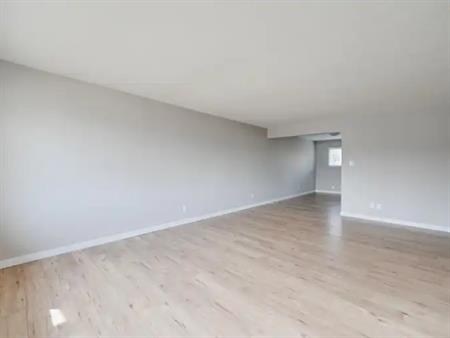 6216 150 Ave Main | 6216 150 Avenue Northwest, Edmonton