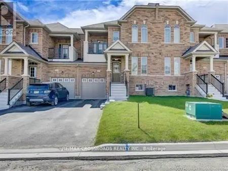 205 LAKER COURT | 205 LAKER COURT, Newmarket
