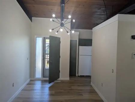 Charming 2 bedroom Duplex | 11012 5 Street Southwest, Calgary