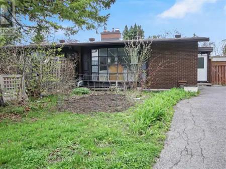 52 BOWHILL AVENUE | 52 BOWHILL AVENUE, Ottawa