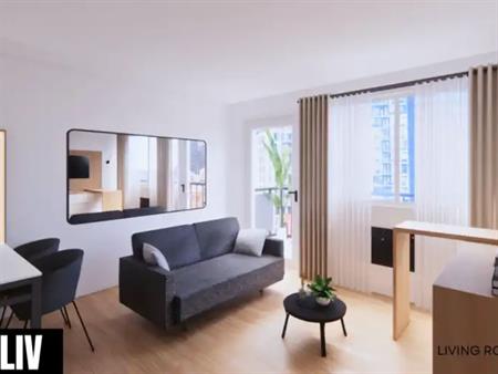 LIV MTL | 3450 Rue Hutchison, Montreal