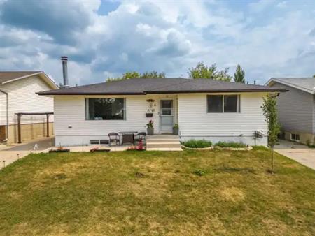 2720 60st NE | 2720 60 Street Northeast, Calgary