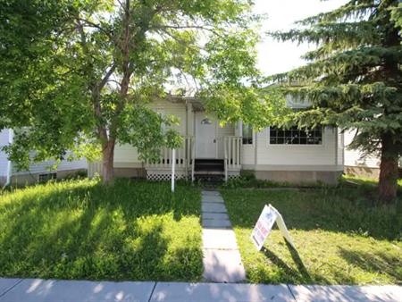 338 Costa Mesa Close NE | 338 Costa Mesa Close Northeast, Calgary