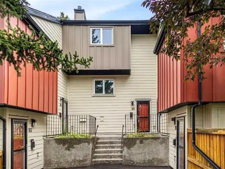 3 Bedroom Townhouse in Dalhousie | 95 - 4740 Dalton Drive, Calgary