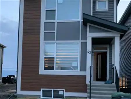 $2200/Month + 60% utilties | 43 Corner Meadows Villas Northeast, Calgary