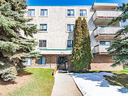 2 BEDROOM - WALK TO PARKLAND MALL - SECURE - SMALL PET FRIENDLY | 6311 58 Avenue, Red Deer