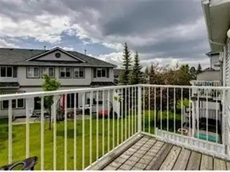 3 bedroom, 3.5 baths Townhouse with walkout basement  near LRT | Calgary