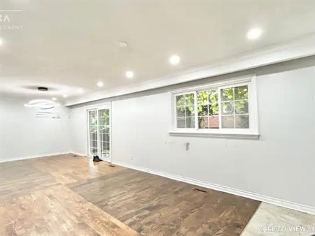 2-10 Lanni Ct, Etobicoke, Ontario M9R 4B6 | 10 Lanni Court, Etobicoke