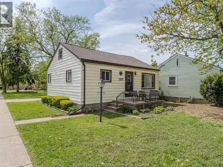 2297 PARENT | 2297 PARENT, Windsor