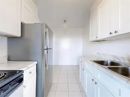 601 Finch Ave. W - Buckingham House | 601 Finch Ave. W., Toronto