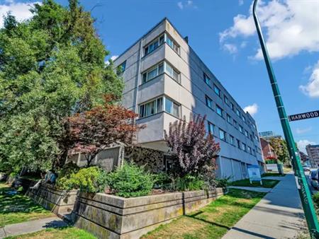 STANLEY MANOR | 1101 Harwood Street, Vancouver