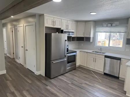 Modern Bright Upper 3 bedroom Unit | 12216 - 12216 122 Avenue Northwest, Edmonton