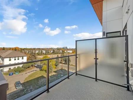 Brand New Modern 1 Bedroom + Den Condo in Prestigious Currie Barracks | 370 Dieppe Drive Southwest, Calgary