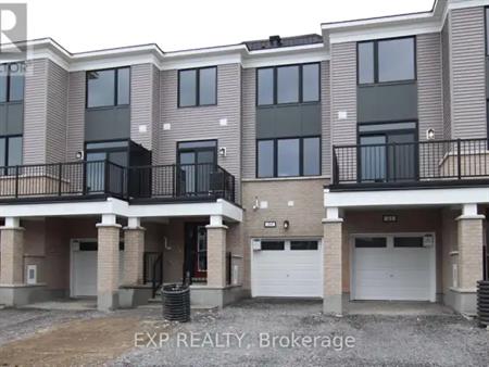 39 LENTAGO AVENUE | 39 LENTAGO AVENUE, Ottawa