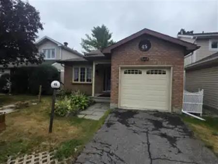 45 TARTAN DRIVE | 45 TARTAN DRIVE, Ottawa