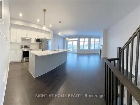 205 FINSBURY AVENUE | 205 FINSBURY AVENUE, Ottawa
