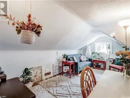 UPPER - 5 LINWOOD STREET | UPPER - 5 LINWOOD STREET, St. Catharines