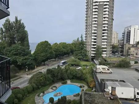 $2,400 / 1br - 540ft2 - A bright and spacious renovated 1bed (Vancouver) | 1011 Beach Avenue, Vancouver