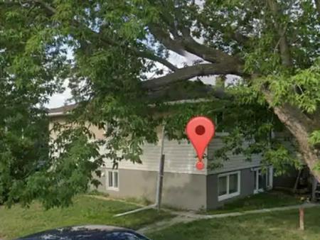 Spacious 2 Bedroom in a quiet neighborhood of Bankview | 1902 26 Avenue Southwest, Calgary