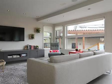 Fully Furnished, Stunning 3BR Family Home in Kensington Neighborhood | Calgary