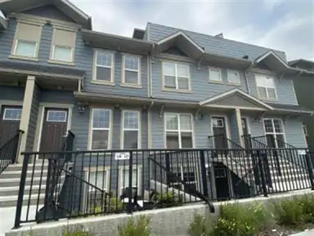 Modern 1 Bedroom Townhouse LOWER Garden Unit | 449 Cranbrook Square Southeast, Calgary