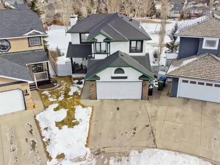 Spacious 1 Bedroom Walkout Suite (Big Windows, Lots of Light) | 435 Douglas Ridge Mews Southeast, Calgary