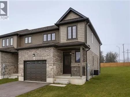 184 LINKS Crescent | 184 LINKS Crescent, Woodstock