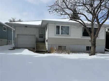 Basement suite in quiet community | 2215 7 Street Northeast, Calgary